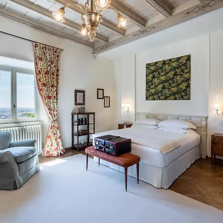 فندق مبيت وإفطار Foresteria Di Palazzo Radici بيرغامو