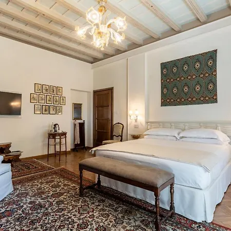Bed & Breakfast Foresteria Di Palazzo Radici 4*