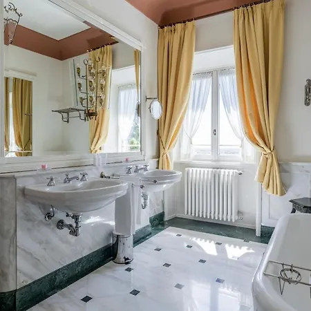 Foresteria Di Palazzo Radici Bed & Breakfast 4*