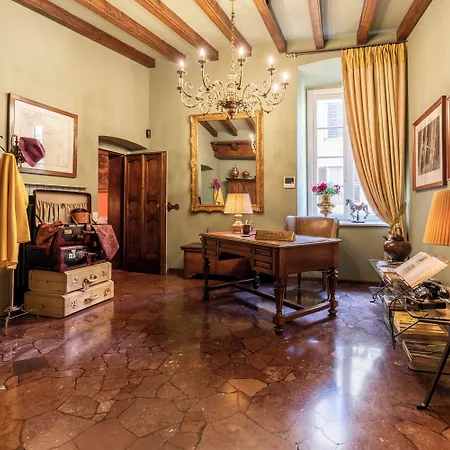Foresteria Di Palazzo Radici Bed & Breakfast