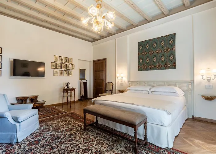 Bed & Breakfast Foresteria Di Palazzo Radici 4*