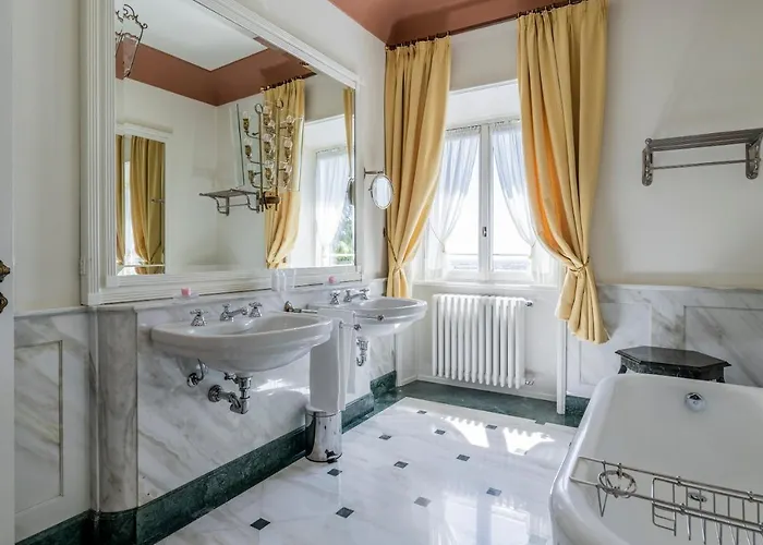 Foresteria Di Palazzo Radici Bed & Breakfast 4*