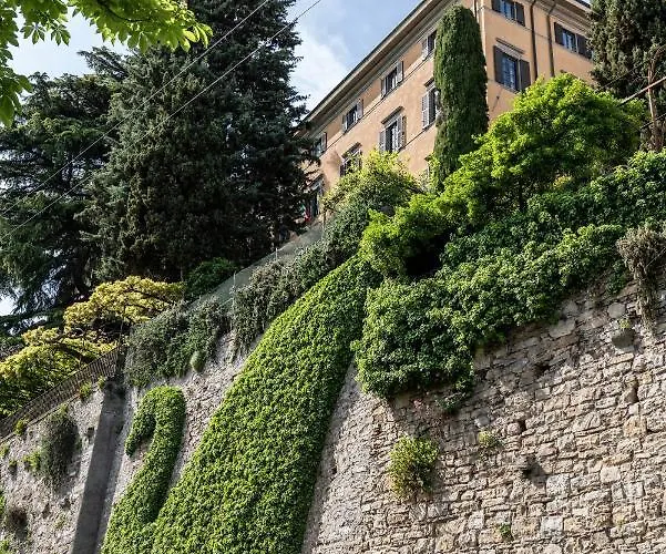 Foresteria Di Palazzo Radici Bed & Breakfast