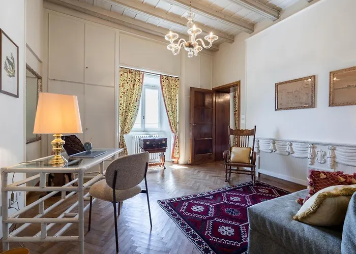 Foresteria Di Palazzo Radici Alojamento de Acomodação e Pequeno-almoço 4*